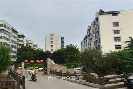 市中龙润花苑3室2厅1卫76.6m2简单装修